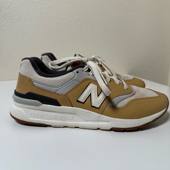 New Balence 997H Retro Sneakers Women’s Size 9.5 - Picture 1 of 8